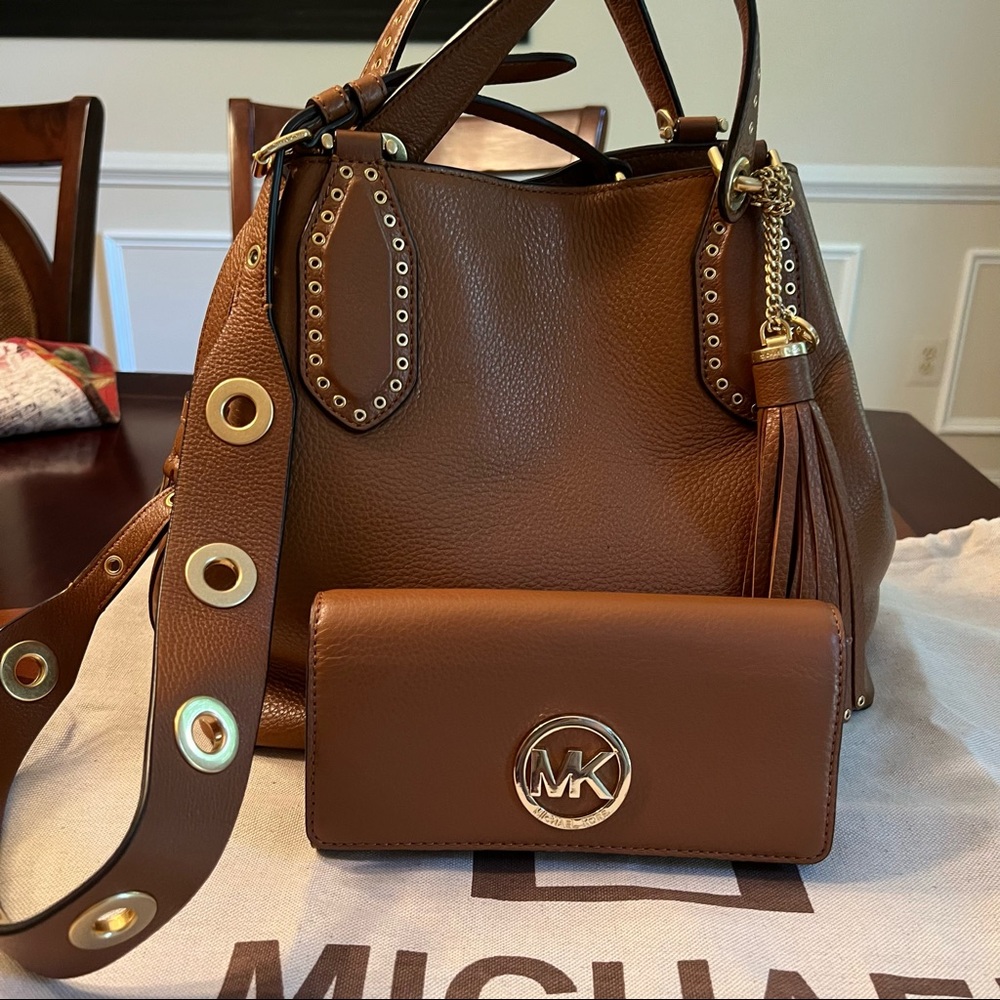 Michael Kors - Soft Leather Wallet - Rich Camel/Acorn (with Gold Hardware) - Picture 5 of 5